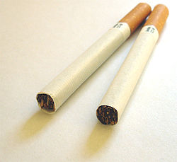 File:250px-Zwei zigaretten.jpg