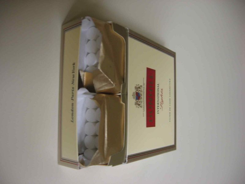 File:Dunhill International Lights cigboxopen.jpg